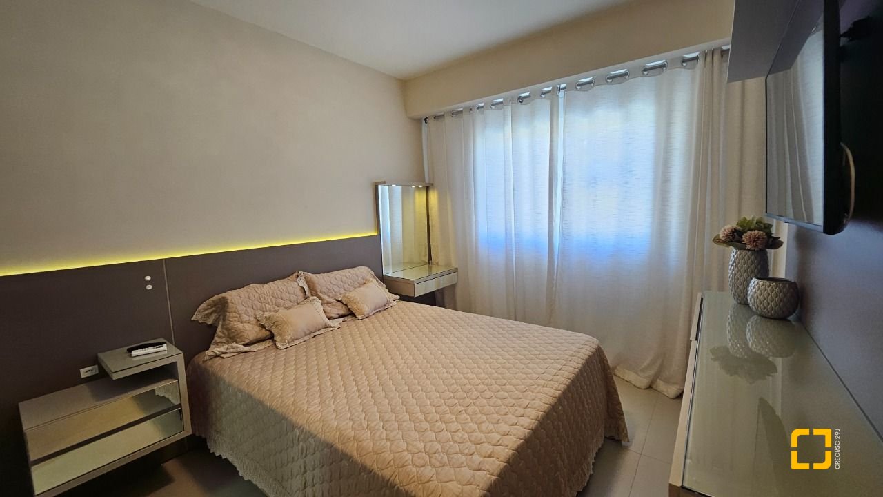 Apartamento com 101m², 4 quartos (sendo 1 suíte), 1 garagem, no bairro Canasvieiras em Florianópolis