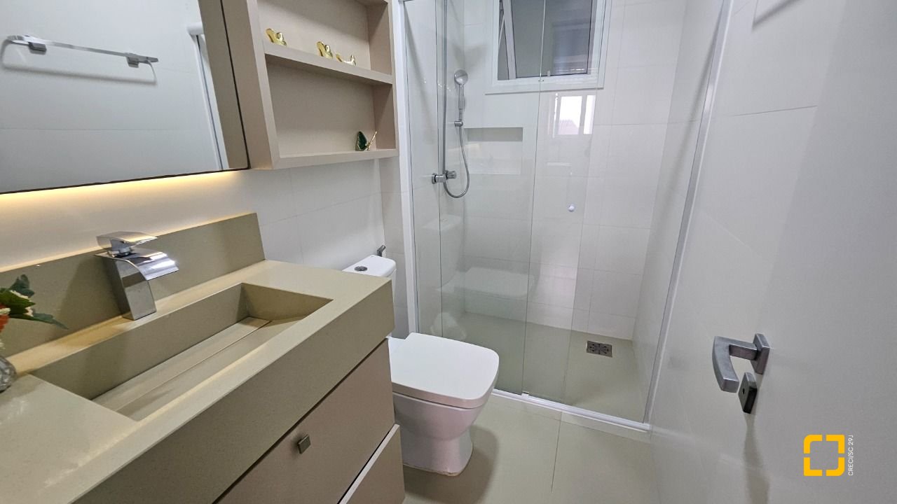 Apartamento com 101m², 4 quartos (sendo 1 suíte), 1 garagem, no bairro Canasvieiras em Florianópolis