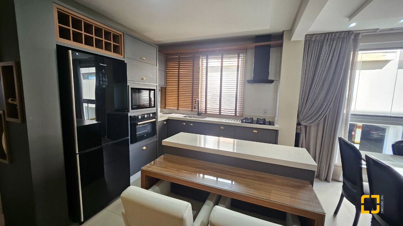 Apartamento com 101m², 4 quartos (sendo 1 suíte), 1 garagem, no bairro Canasvieiras em Florianópolis