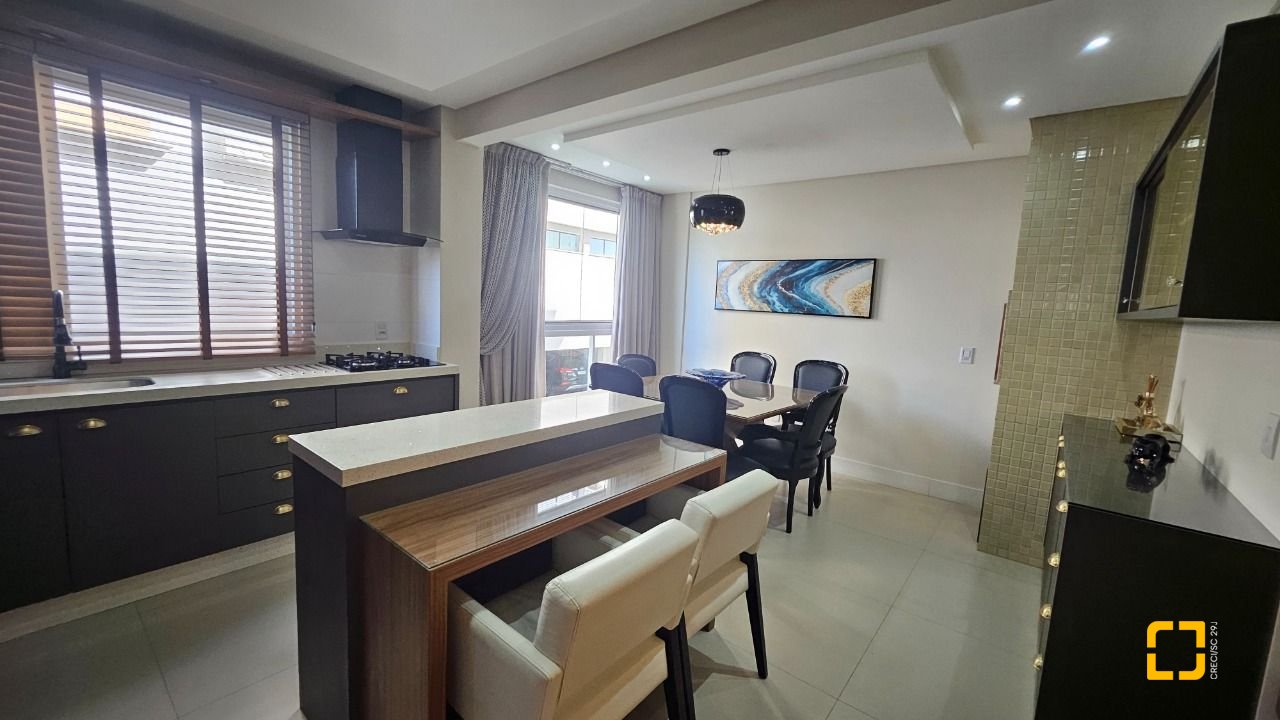 Apartamento com 101m², 4 quartos (sendo 1 suíte), 1 garagem, no bairro Canasvieiras em Florianópolis