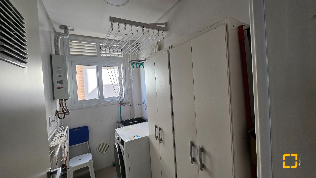 Apartamento com 101m², 4 quartos (sendo 1 suíte), 1 garagem, no bairro Canasvieiras em Florianópolis