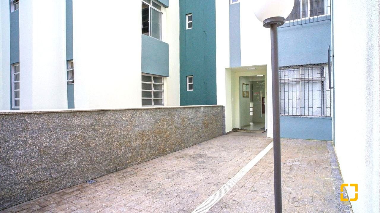 Apartamento com 72m², 3 quartos (sendo 1 suíte), 1 garagem, no bairro Trindade em Florianópolis