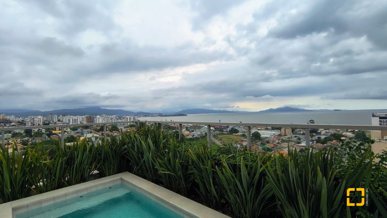 Apartamento com 76m², 4 quartos (sendo 2 suítes), 1 garagem, no bairro Jardim Atlântico em Florianópolis