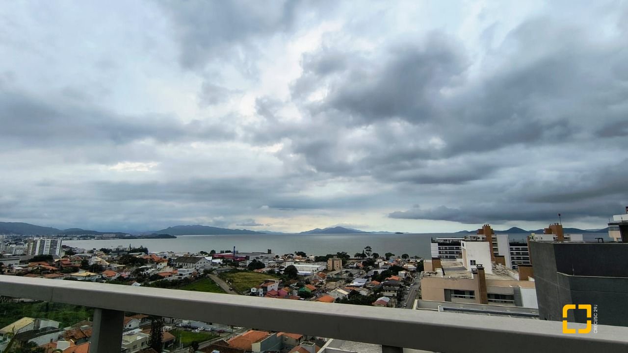 Apartamento com 76m², 4 quartos (sendo 2 suítes), 1 garagem, no bairro Jardim Atlântico em Florianópolis