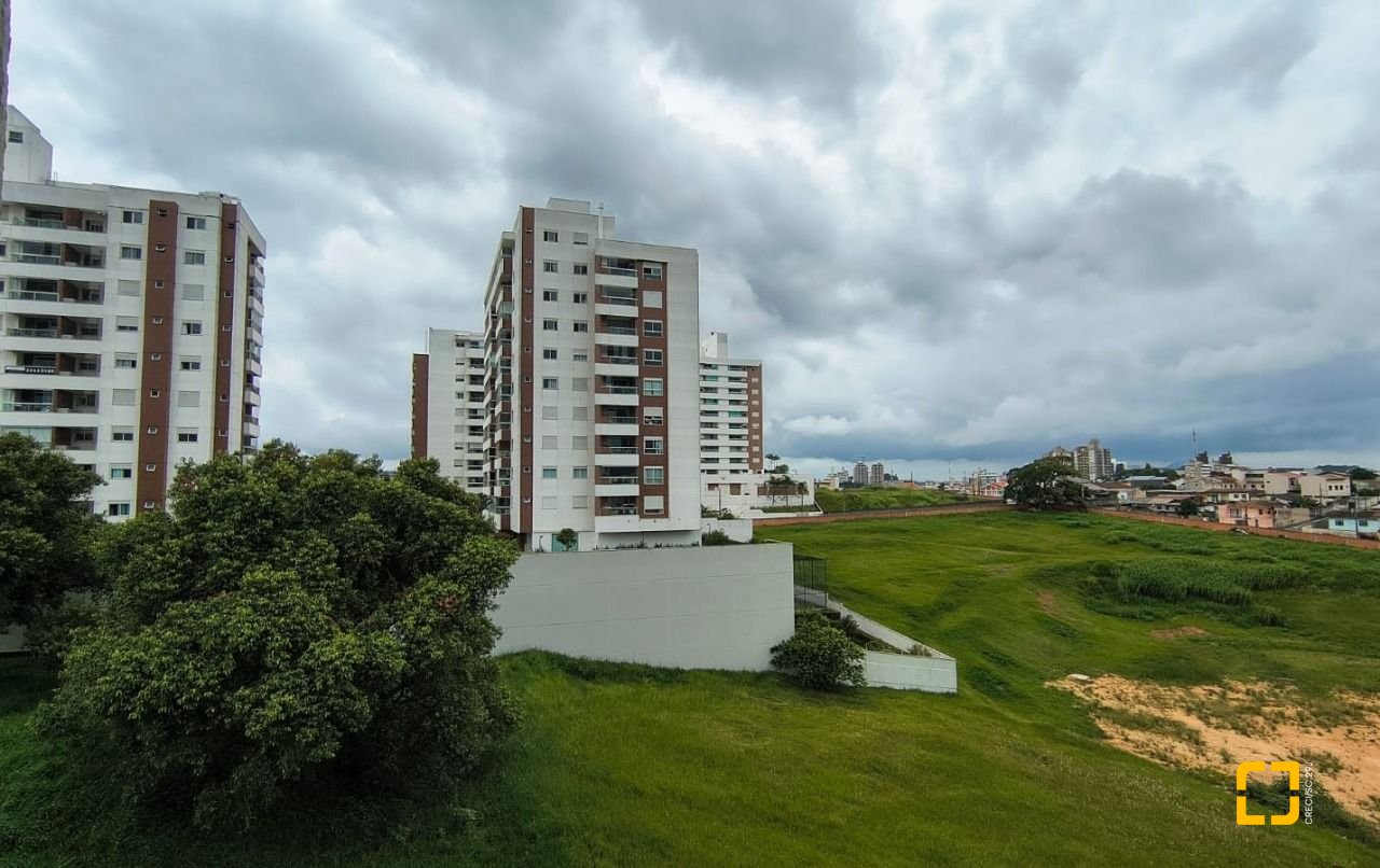 Apartamento com 76m², 4 quartos (sendo 2 suítes), 1 garagem, no bairro Jardim Atlântico em Florianópolis