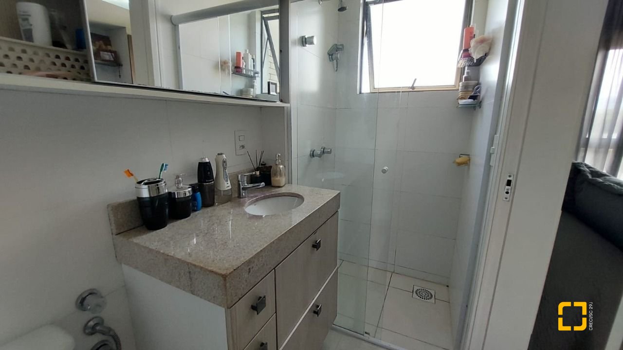 Apartamento com 88m², 4 quartos (sendo 1 suíte), 2 garagens, no bairro Campeche em Florianópolis