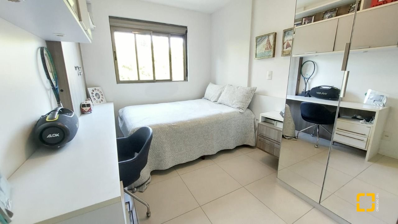 Apartamento com 88m², 4 quartos (sendo 1 suíte), 2 garagens, no bairro Campeche em Florianópolis