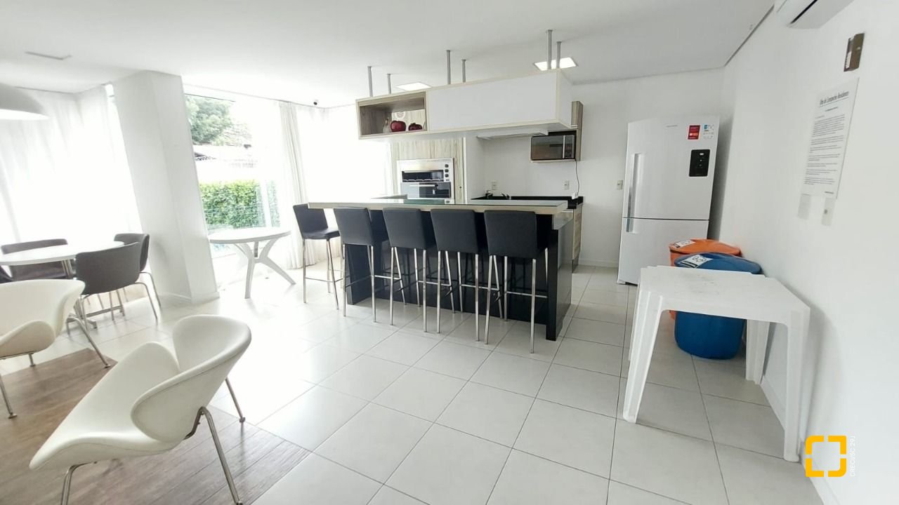 Apartamento com 88m², 4 quartos (sendo 1 suíte), 2 garagens, no bairro Campeche em Florianópolis