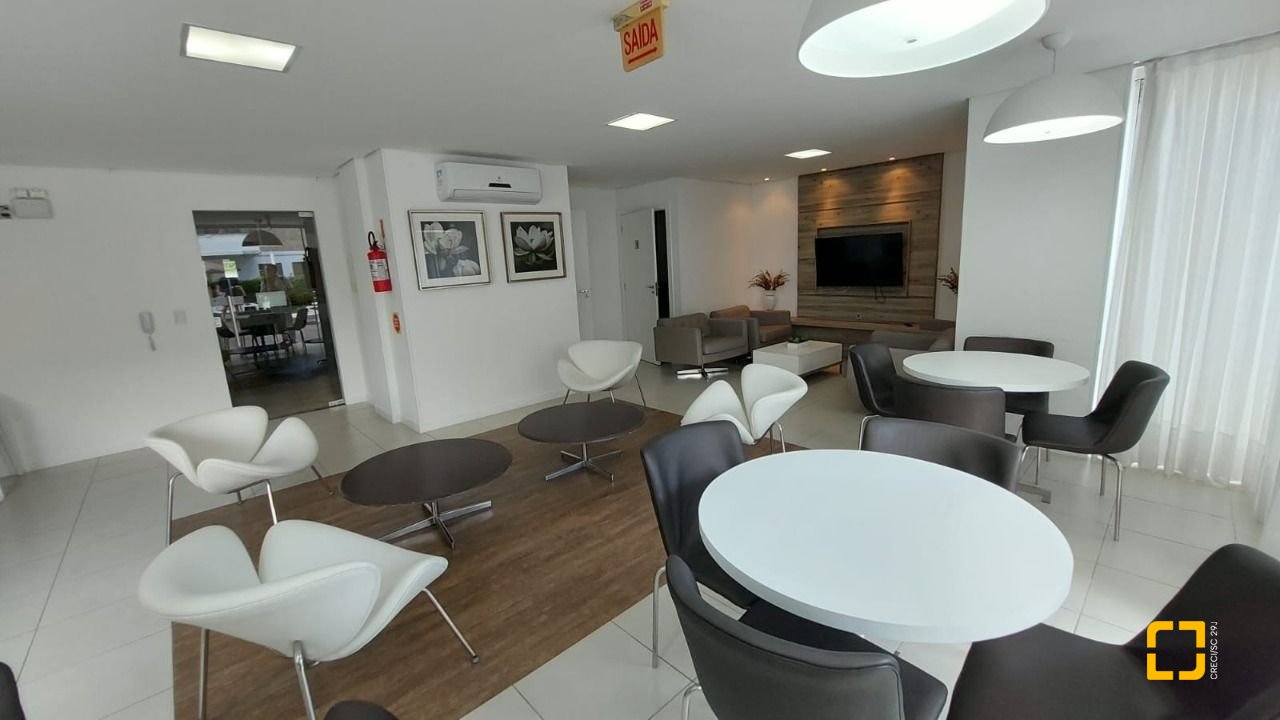 Apartamento com 88m², 4 quartos (sendo 1 suíte), 2 garagens, no bairro Campeche em Florianópolis