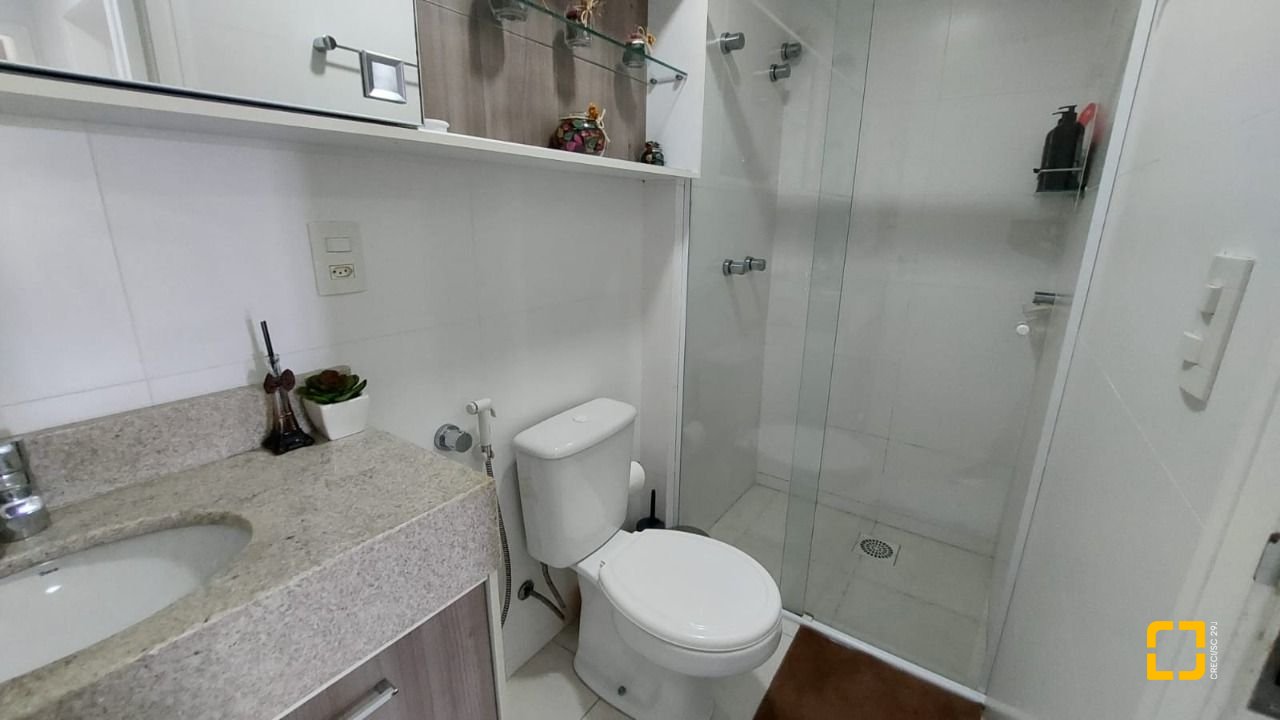 Apartamento com 88m², 4 quartos (sendo 1 suíte), 2 garagens, no bairro Campeche em Florianópolis