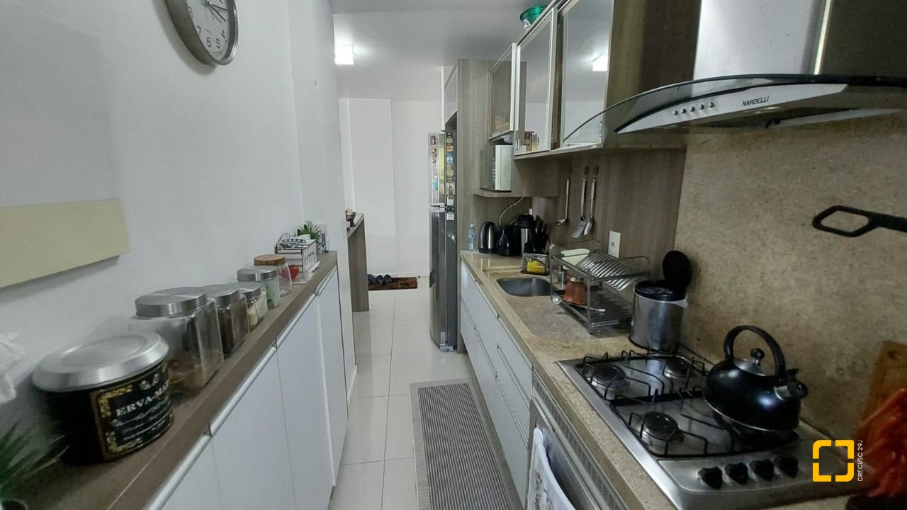 Apartamento com 88m², 4 quartos (sendo 1 suíte), 2 garagens, no bairro Campeche em Florianópolis