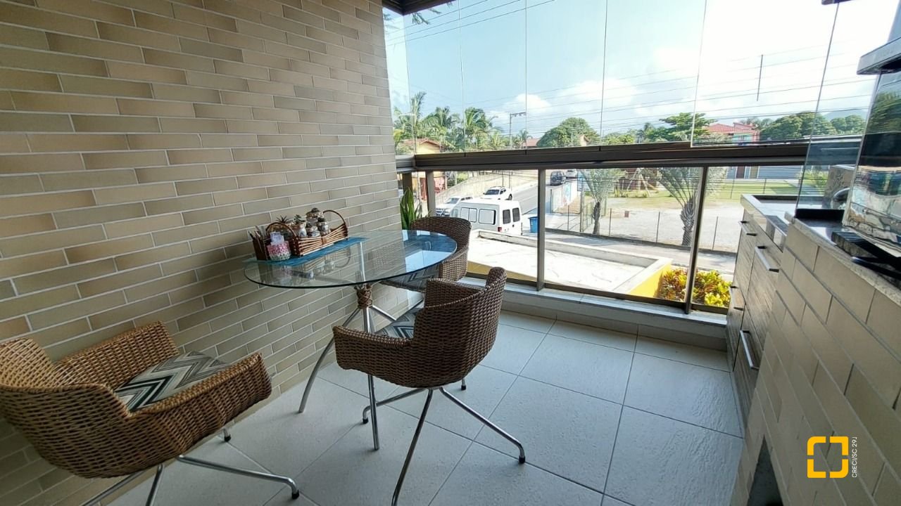 Apartamento com 88m², 4 quartos (sendo 1 suíte), 2 garagens, no bairro Campeche em Florianópolis