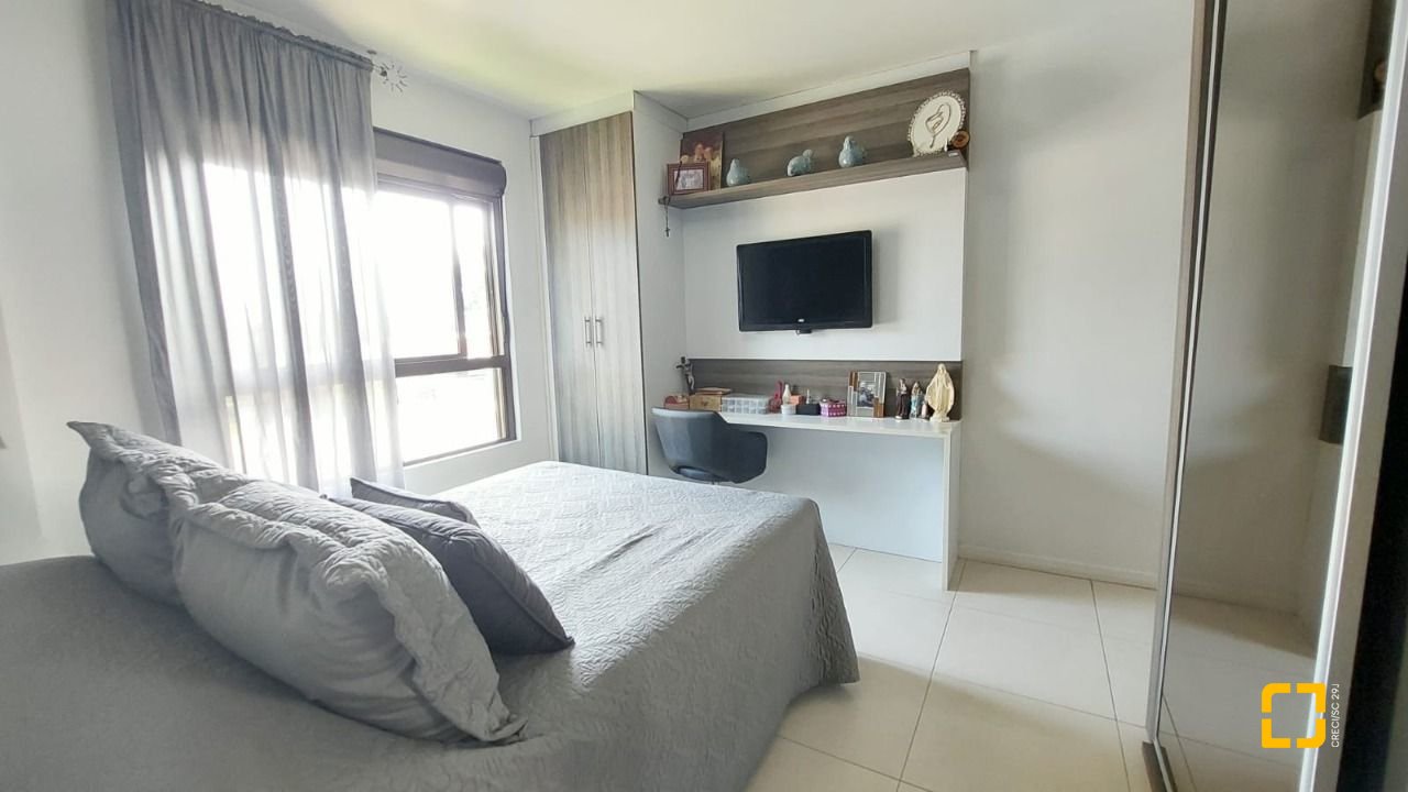 Apartamento com 88m², 4 quartos (sendo 1 suíte), 2 garagens, no bairro Campeche em Florianópolis