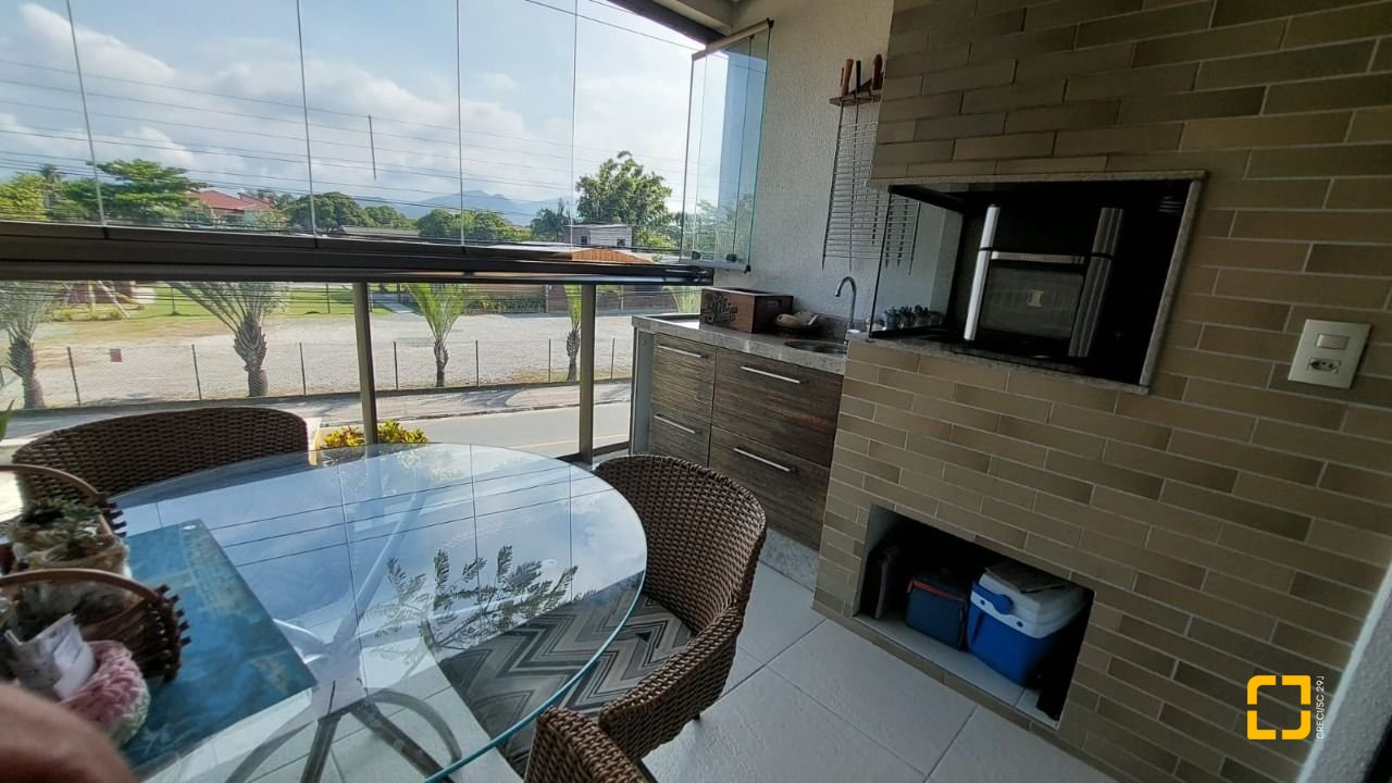 Apartamento com 88m², 4 quartos (sendo 1 suíte), 2 garagens, no bairro Campeche em Florianópolis