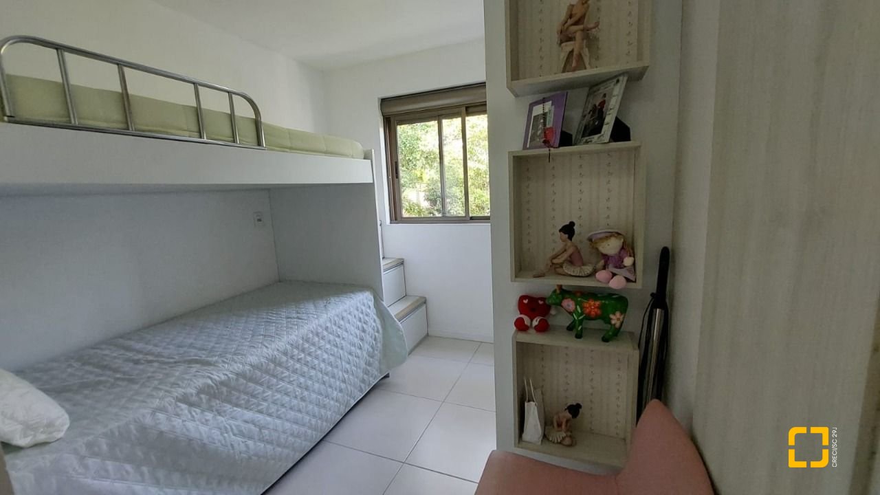 Apartamento com 88m², 4 quartos (sendo 1 suíte), 2 garagens, no bairro Campeche em Florianópolis