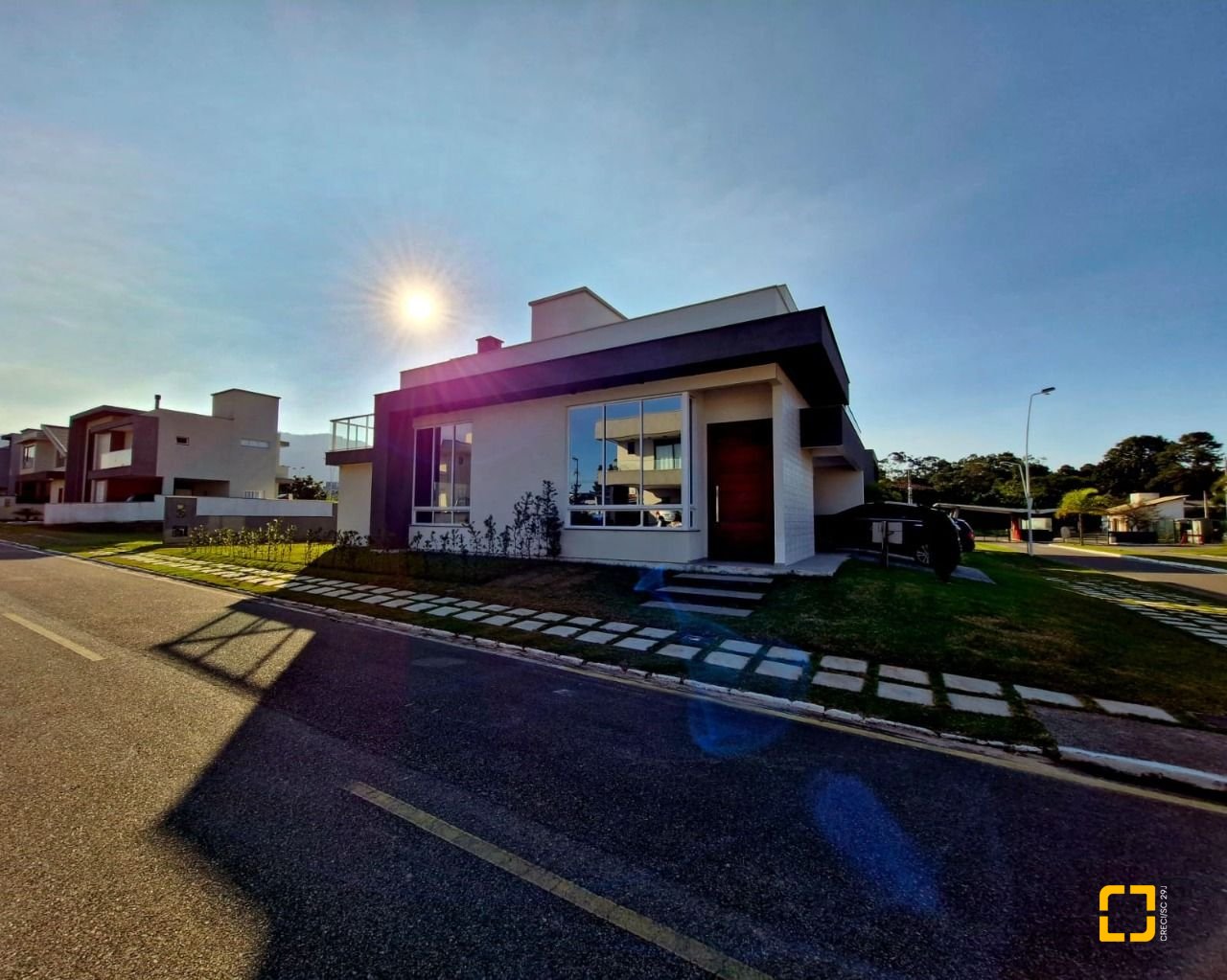 Casa de Condomínio com 204m², 4 quartos (sendo 1 suíte), 2 garagens, no bairro Rio Vermelho em Florianópolis