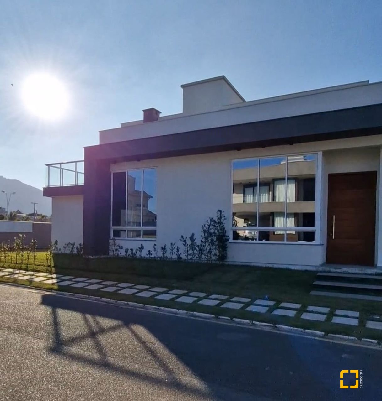 Casa de Condomínio com 204m², 4 quartos (sendo 1 suíte), 2 garagens, no bairro Rio Vermelho em Florianópolis