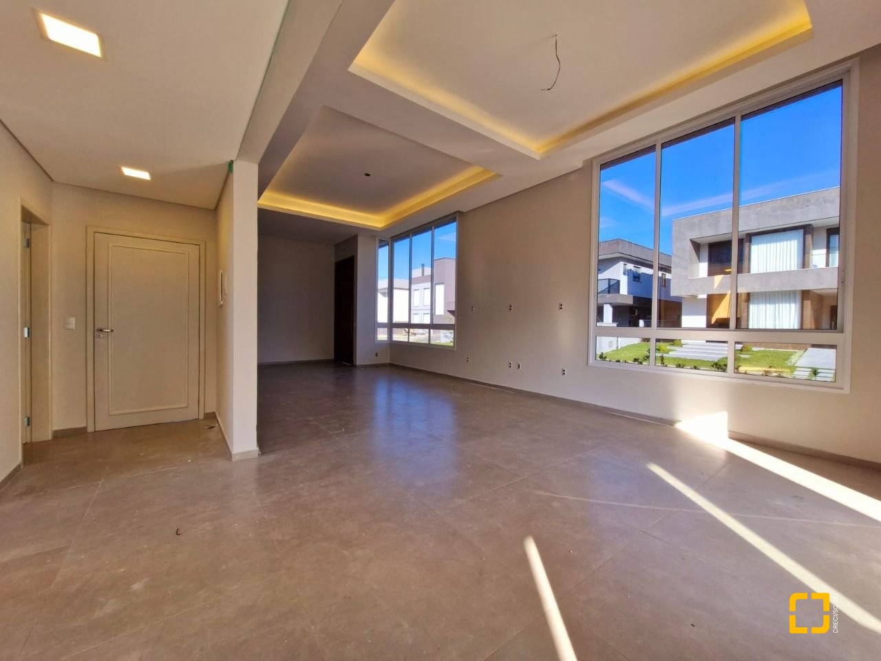 Casa de Condomínio com 204m², 4 quartos (sendo 1 suíte), 2 garagens, no bairro Rio Vermelho em Florianópolis