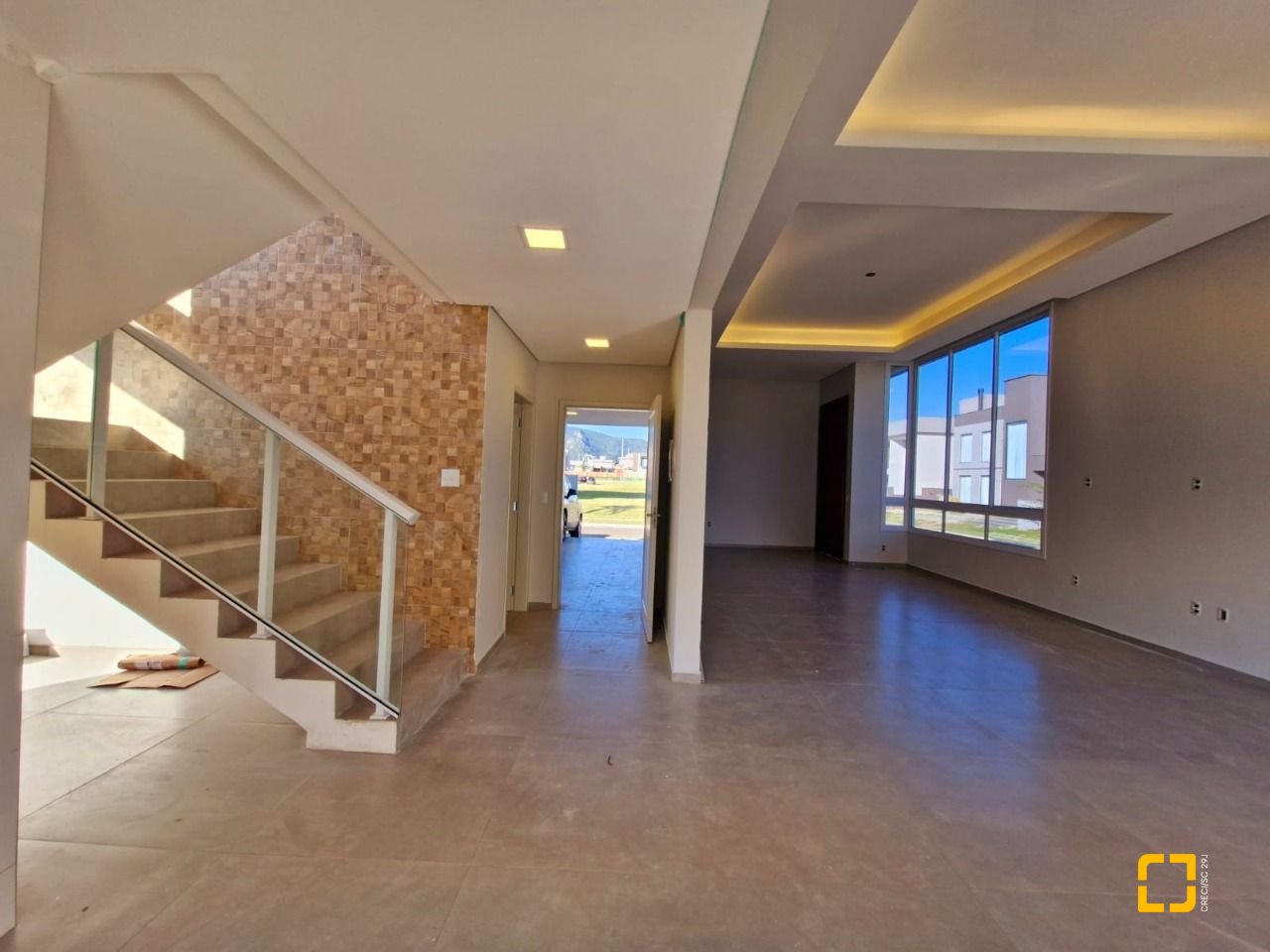 Casa de Condomínio com 204m², 4 quartos (sendo 1 suíte), 2 garagens, no bairro Rio Vermelho em Florianópolis