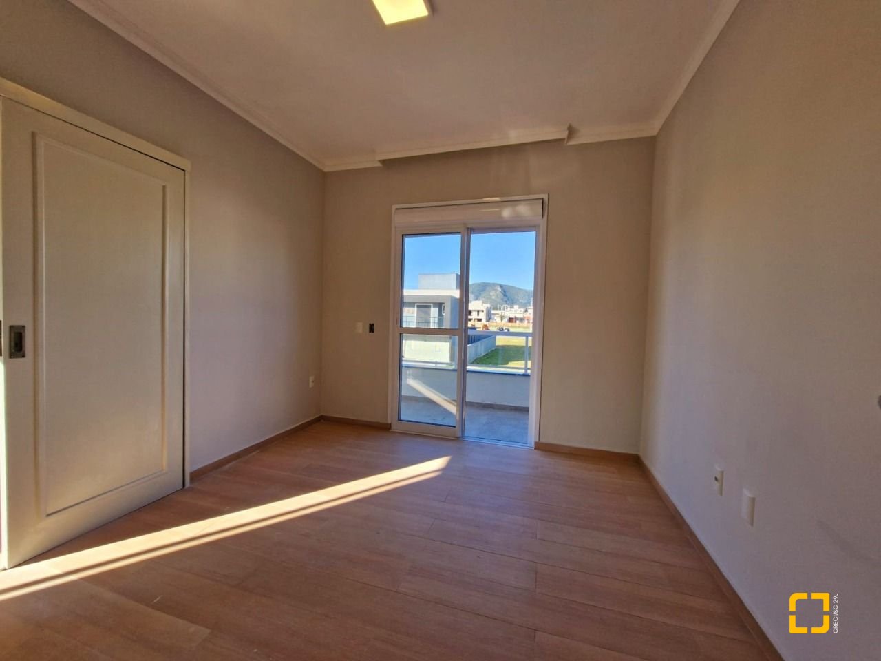 Casa de Condomínio com 204m², 4 quartos (sendo 1 suíte), 2 garagens, no bairro Rio Vermelho em Florianópolis