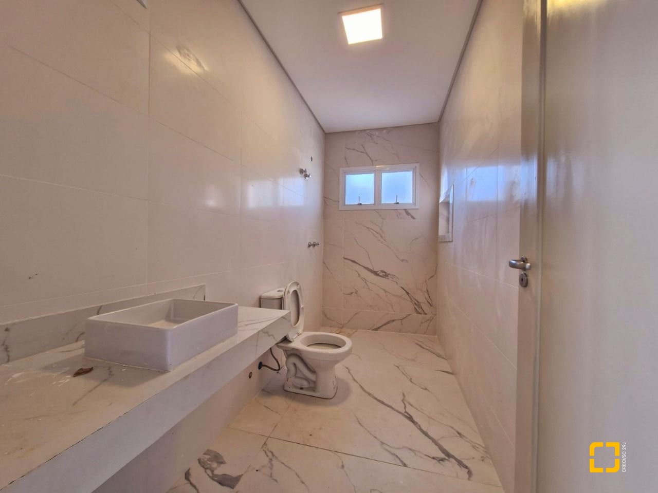 Casa de Condomínio com 204m², 4 quartos (sendo 1 suíte), 2 garagens, no bairro Rio Vermelho em Florianópolis