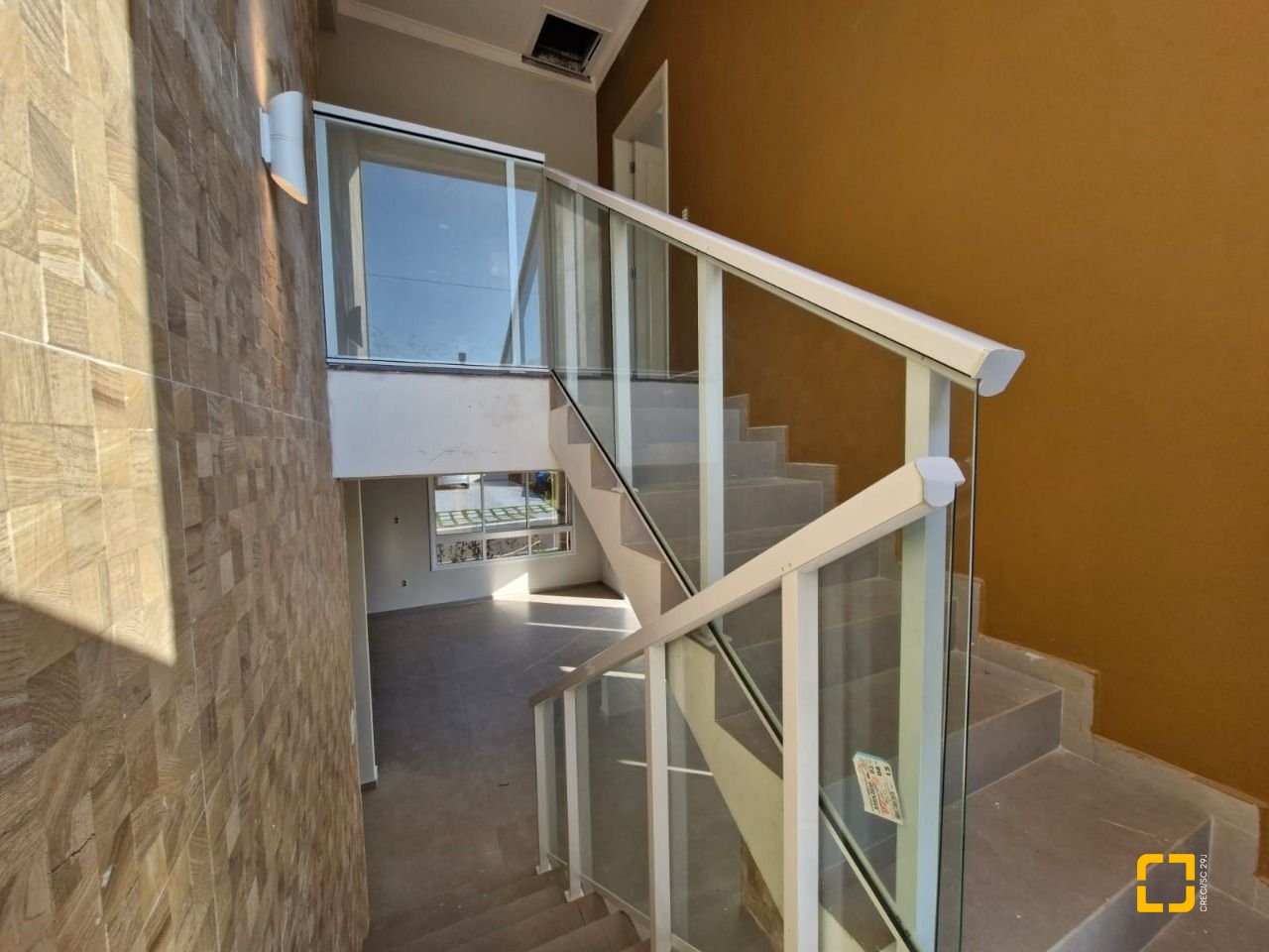 Casa de Condomínio com 204m², 4 quartos (sendo 1 suíte), 2 garagens, no bairro Rio Vermelho em Florianópolis