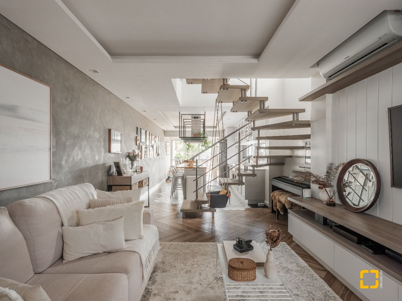 Casa com 124m², 4 quartos (sendo 1 suíte), 2 garagens, no bairro Campeche em Florianópolis