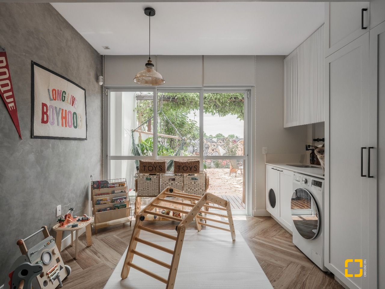 Casa com 124m², 4 quartos (sendo 1 suíte), 2 garagens, no bairro Campeche em Florianópolis