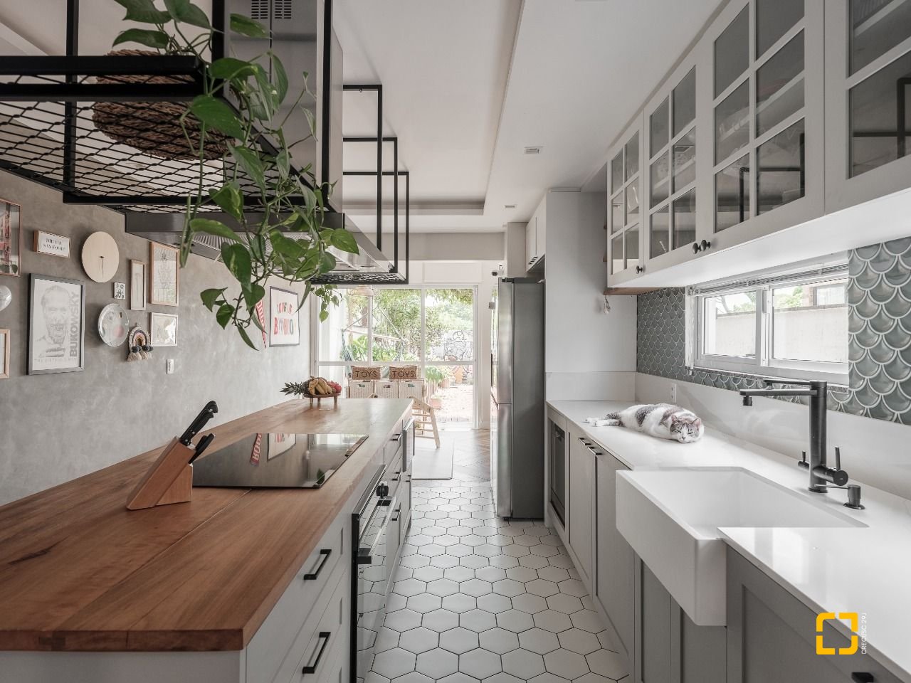 Casa com 124m², 4 quartos (sendo 1 suíte), 2 garagens, no bairro Campeche em Florianópolis
