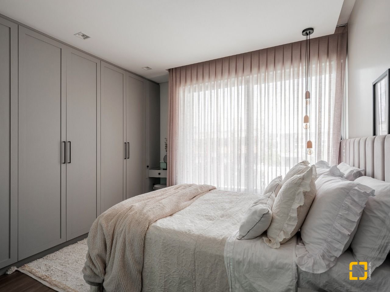 Casa com 124m², 4 quartos (sendo 1 suíte), 2 garagens, no bairro Campeche em Florianópolis