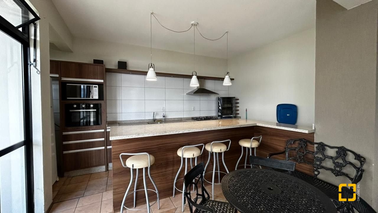 Apartamento com 71m², 3 quartos (sendo 1 suíte), 1 garagem, no bairro Abraão em Florianópolis