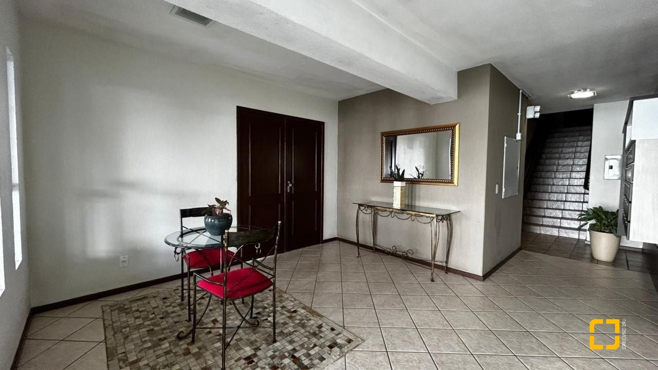 Apartamento com 71m², 3 quartos (sendo 1 suíte), 1 garagem, no bairro Abraão em Florianópolis