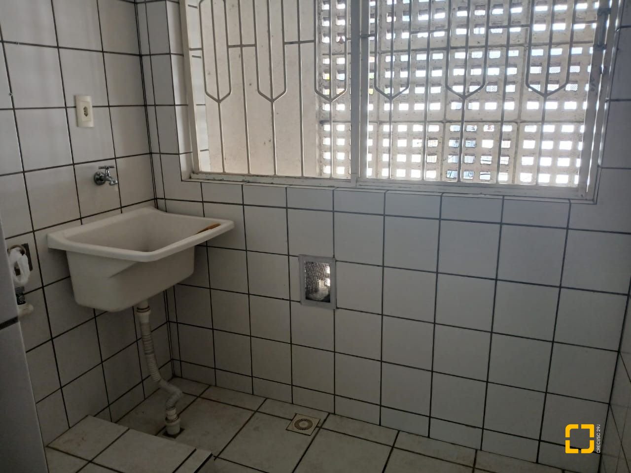 Apartamento com 71m², 3 quartos (sendo 1 suíte), 1 garagem, no bairro Abraão em Florianópolis