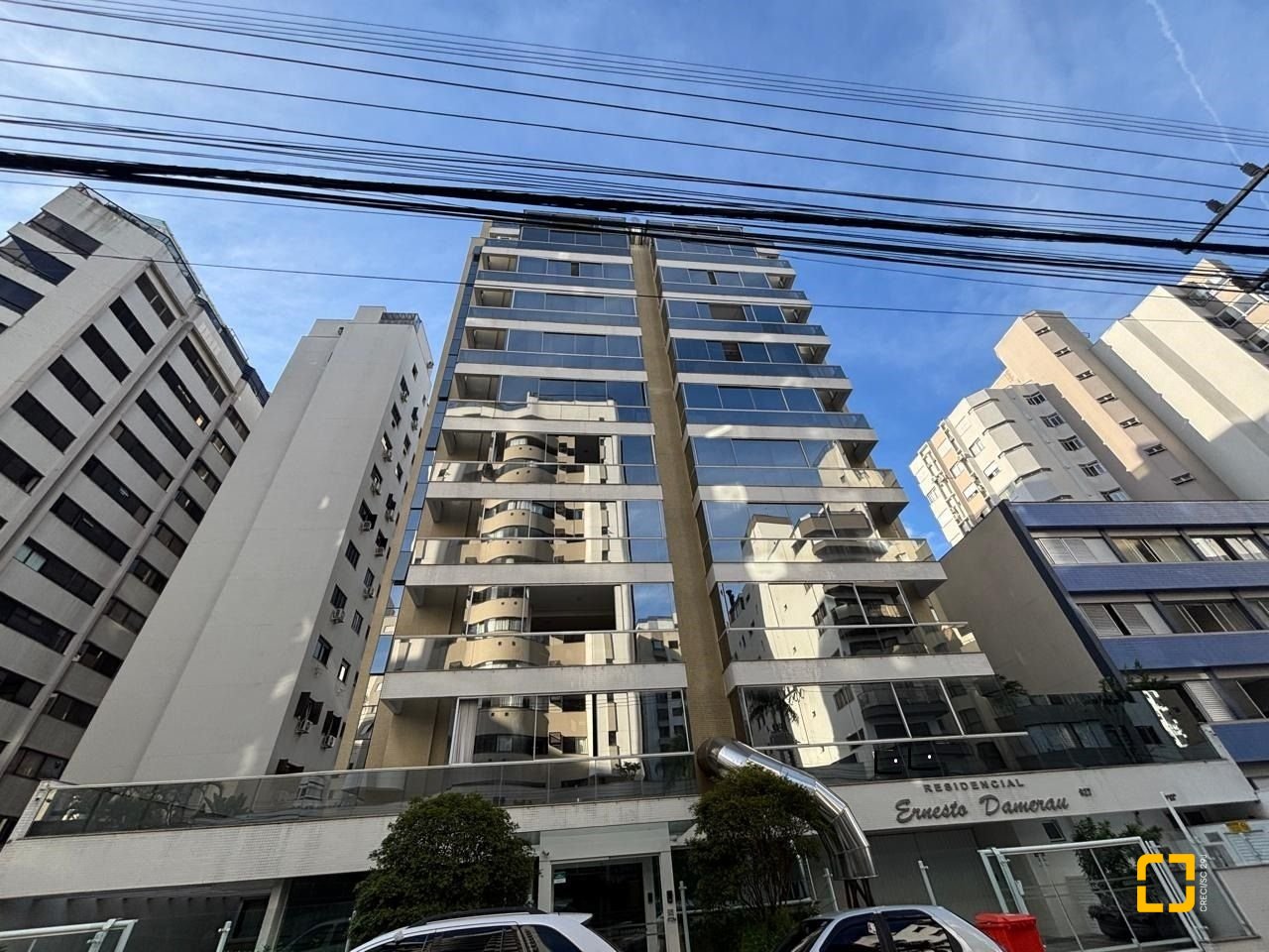 Apartamento com 132m², 6 quartos (sendo 3 suítes), 2 garagens, no bairro Centro em Florianópolis