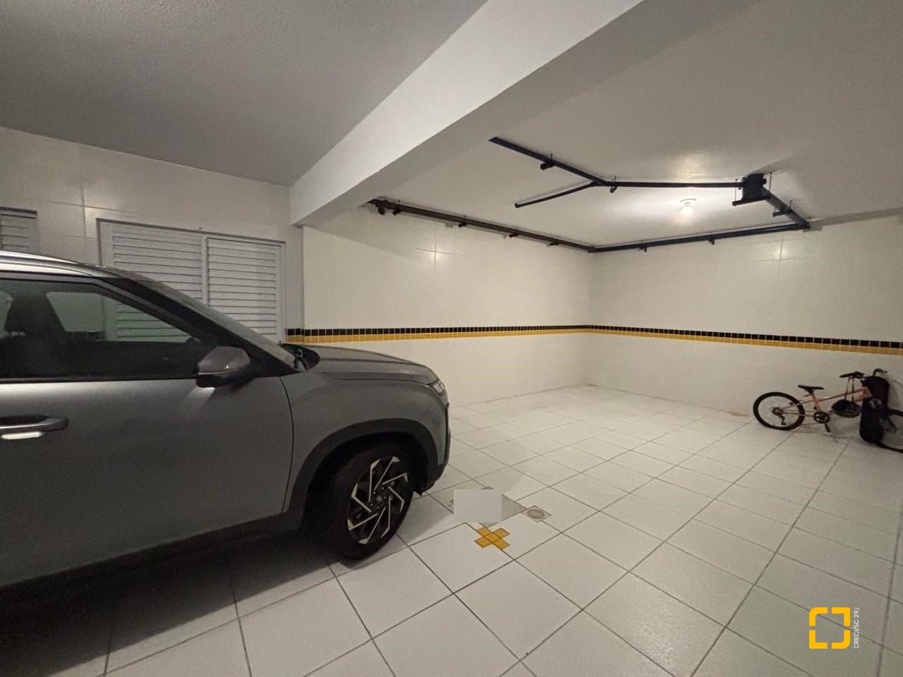 Apartamento com 132m², 6 quartos (sendo 3 suítes), 2 garagens, no bairro Centro em Florianópolis
