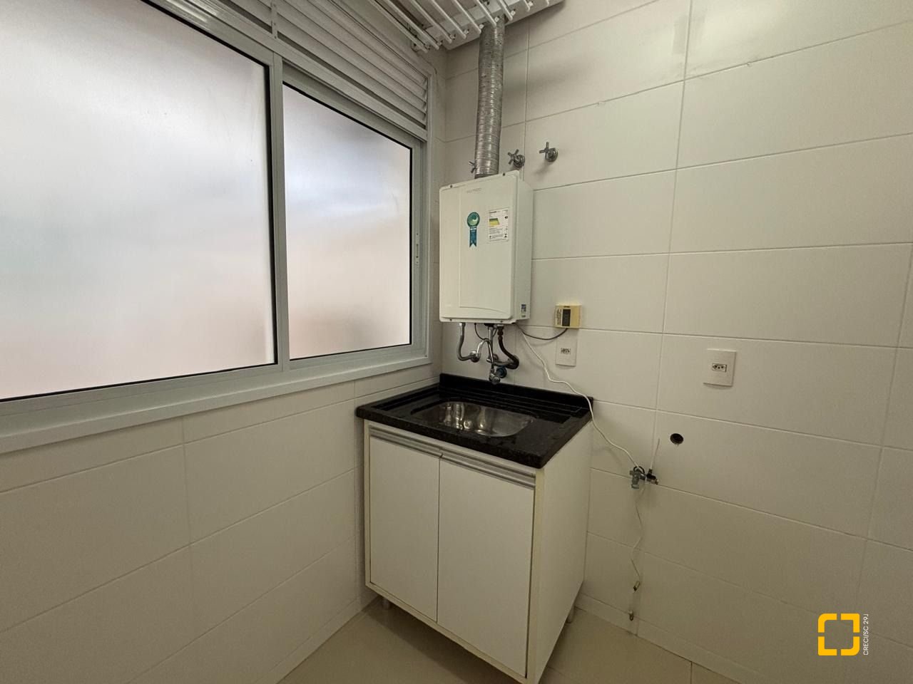 Apartamento com 132m², 6 quartos (sendo 3 suítes), 2 garagens, no bairro Centro em Florianópolis