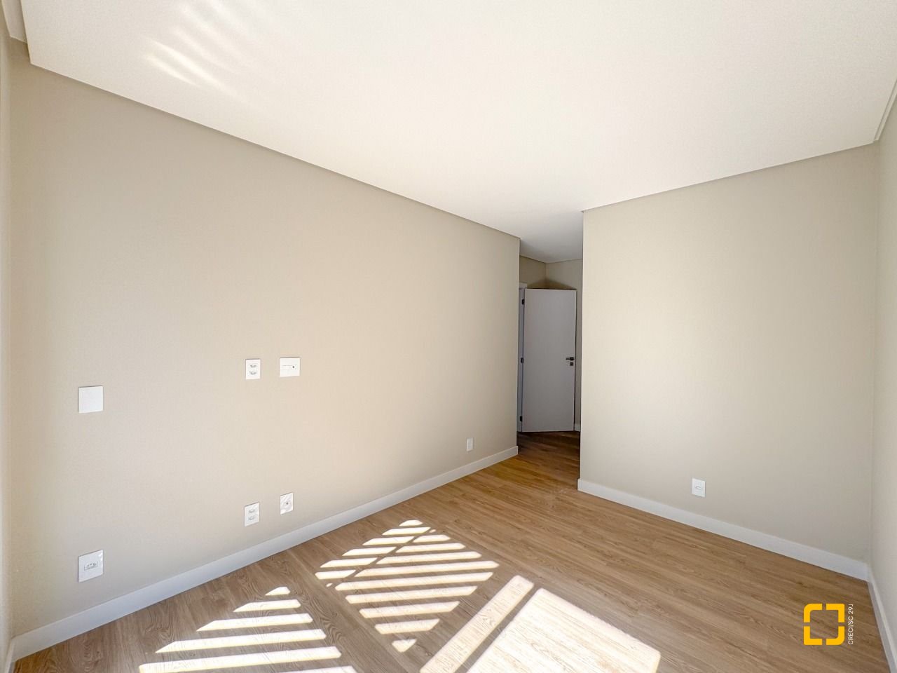 Apartamento com 148m², 6 quartos (sendo 3 suítes), 2 garagens, no bairro Jurerê em Florianópolis