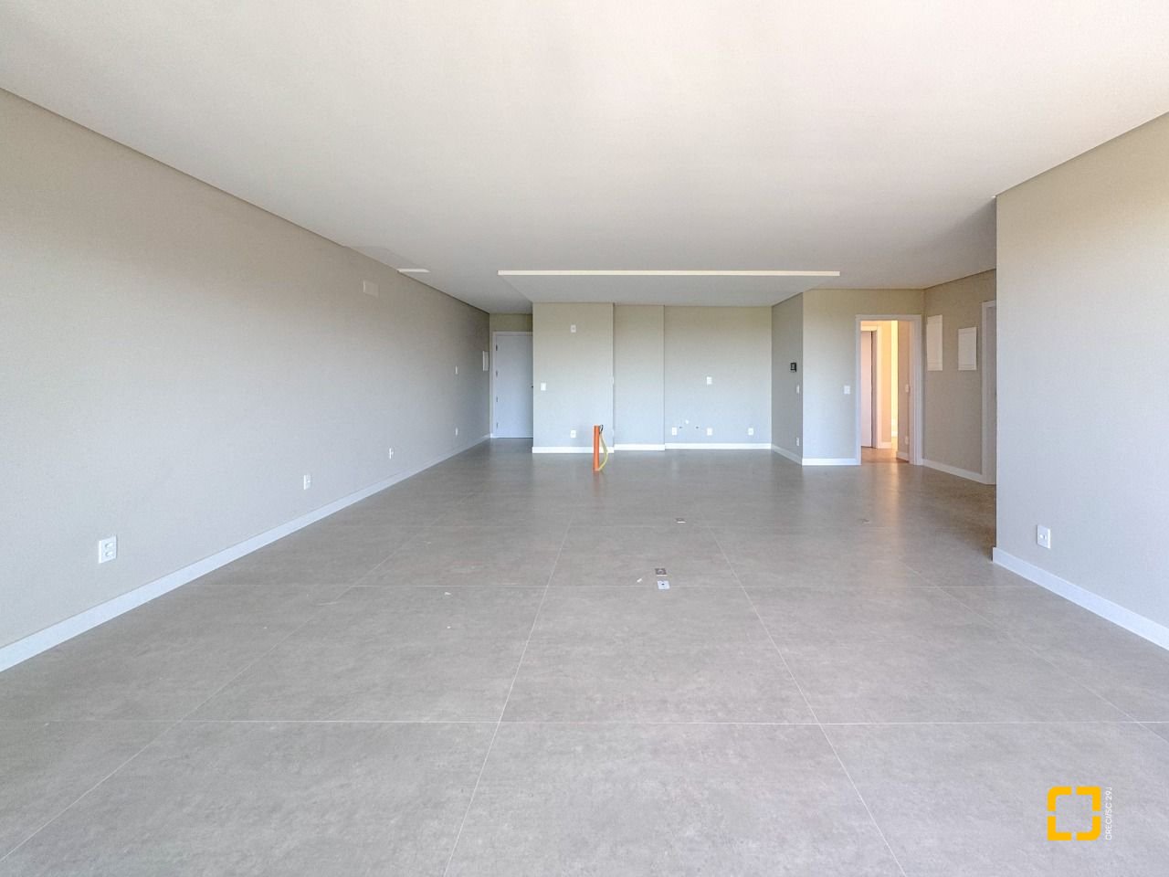 Apartamento com 148m², 6 quartos (sendo 3 suítes), 2 garagens, no bairro Jurerê em Florianópolis