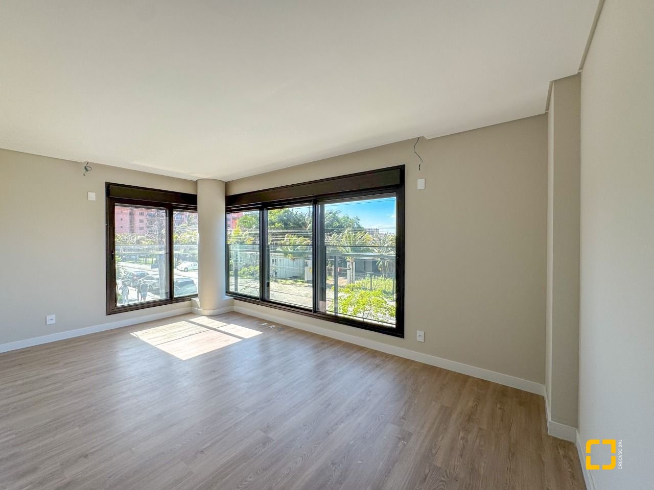 Apartamento com 148m², 6 quartos (sendo 3 suítes), 2 garagens, no bairro Jurerê em Florianópolis