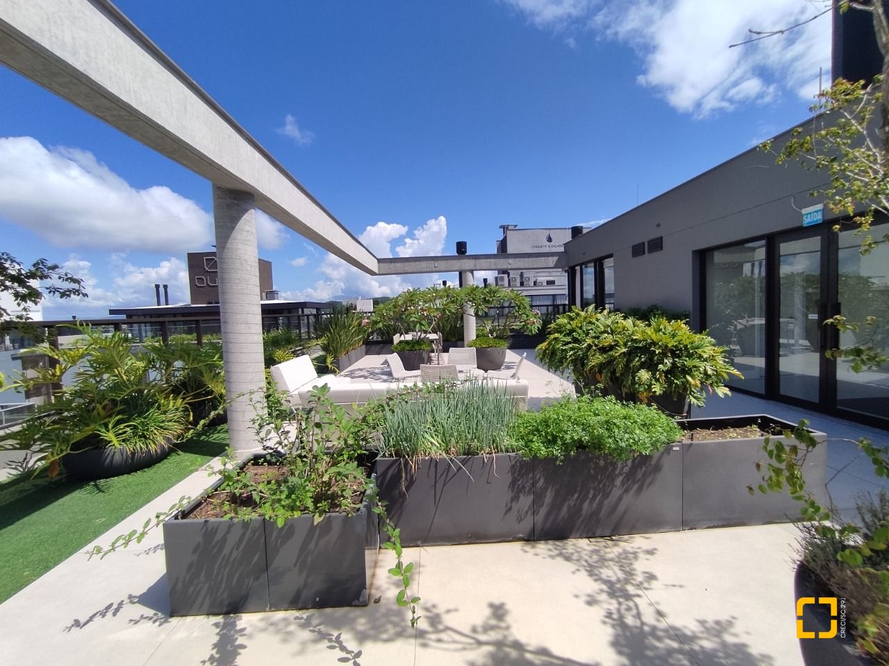 Apartamento com 148m², 6 quartos (sendo 3 suítes), 2 garagens, no bairro Jurerê em Florianópolis