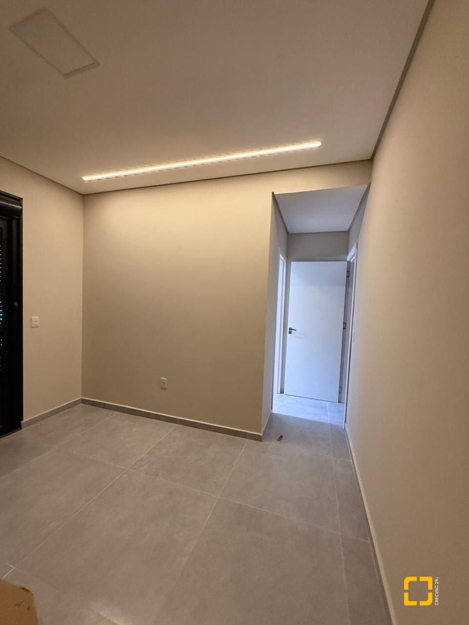 Casa com 98m², 4 quartos (sendo 1 suíte), 2 garagens, no bairro Rio Vermelho em Florianópolis
