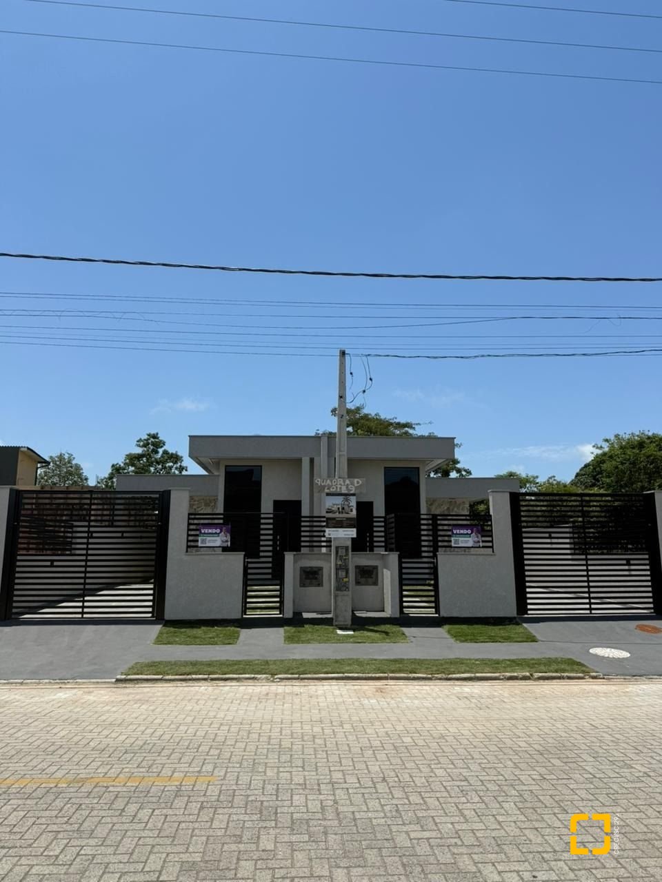 Casa com 98m², 4 quartos (sendo 1 suíte), 2 garagens, no bairro Rio Vermelho em Florianópolis