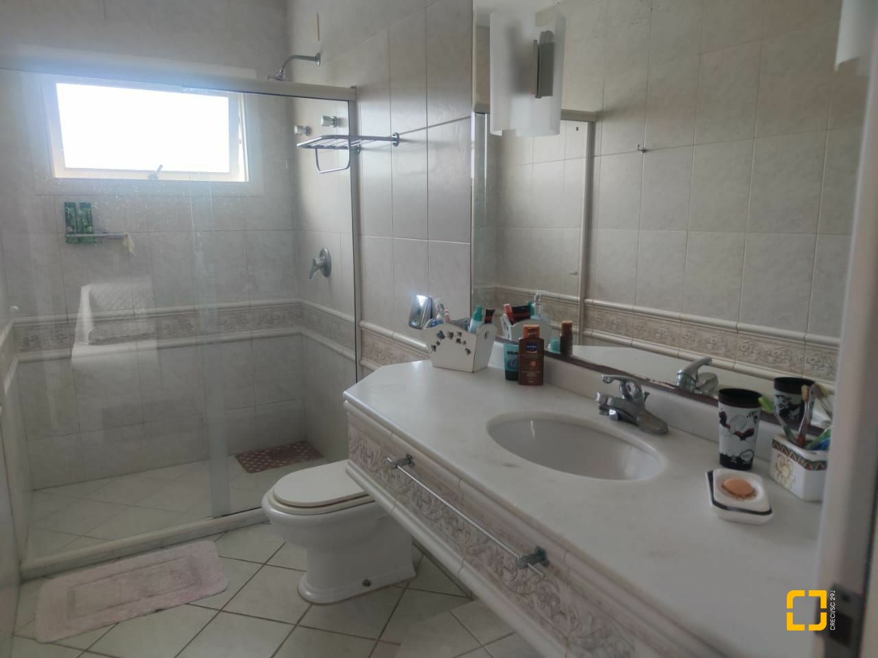 Casa com 300m², 8 quartos (sendo 4 suítes), 2 garagens, no bairro Jurerê Internacional em Florianópolis