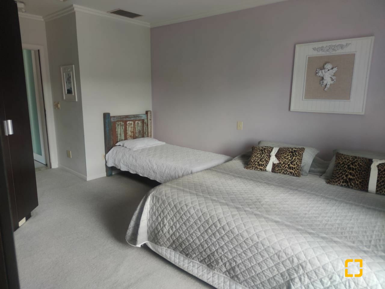 Casa com 300m², 8 quartos (sendo 4 suítes), 2 garagens, no bairro Jurerê Internacional em Florianópolis