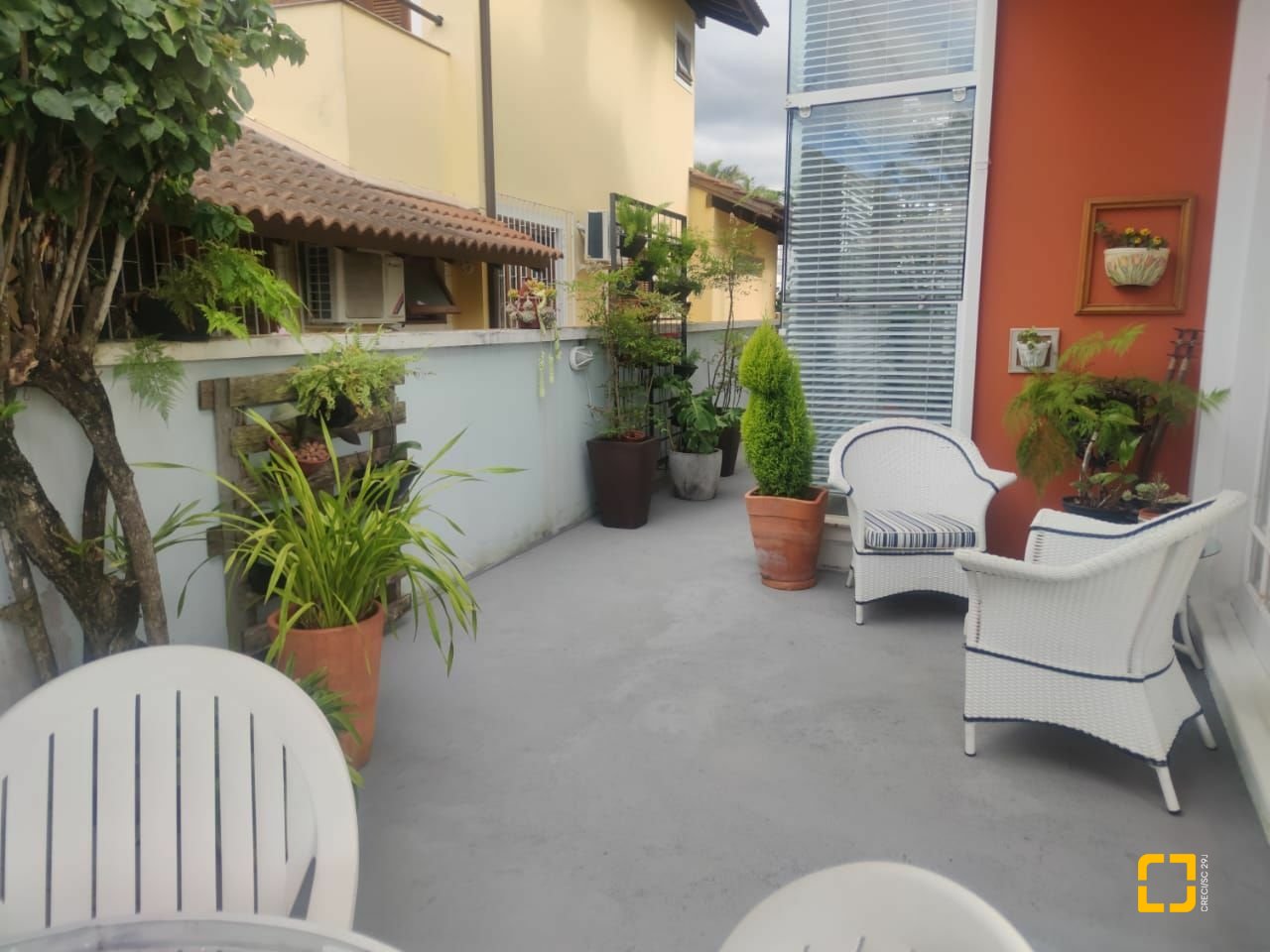 Casa com 300m², 8 quartos (sendo 4 suítes), 2 garagens, no bairro Jurerê Internacional em Florianópolis