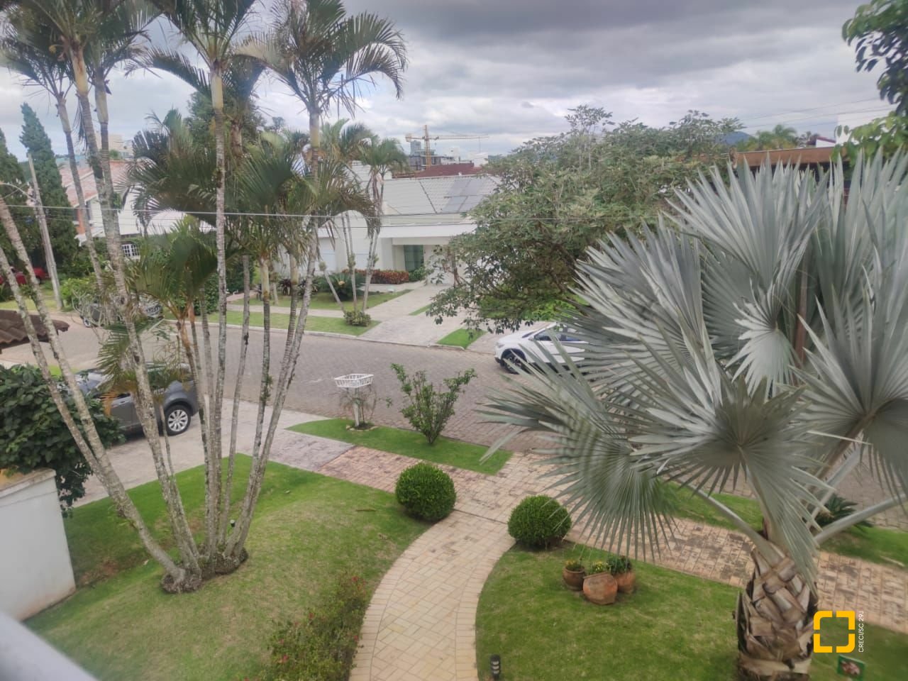 Casa com 300m², 8 quartos (sendo 4 suítes), 2 garagens, no bairro Jurerê Internacional em Florianópolis