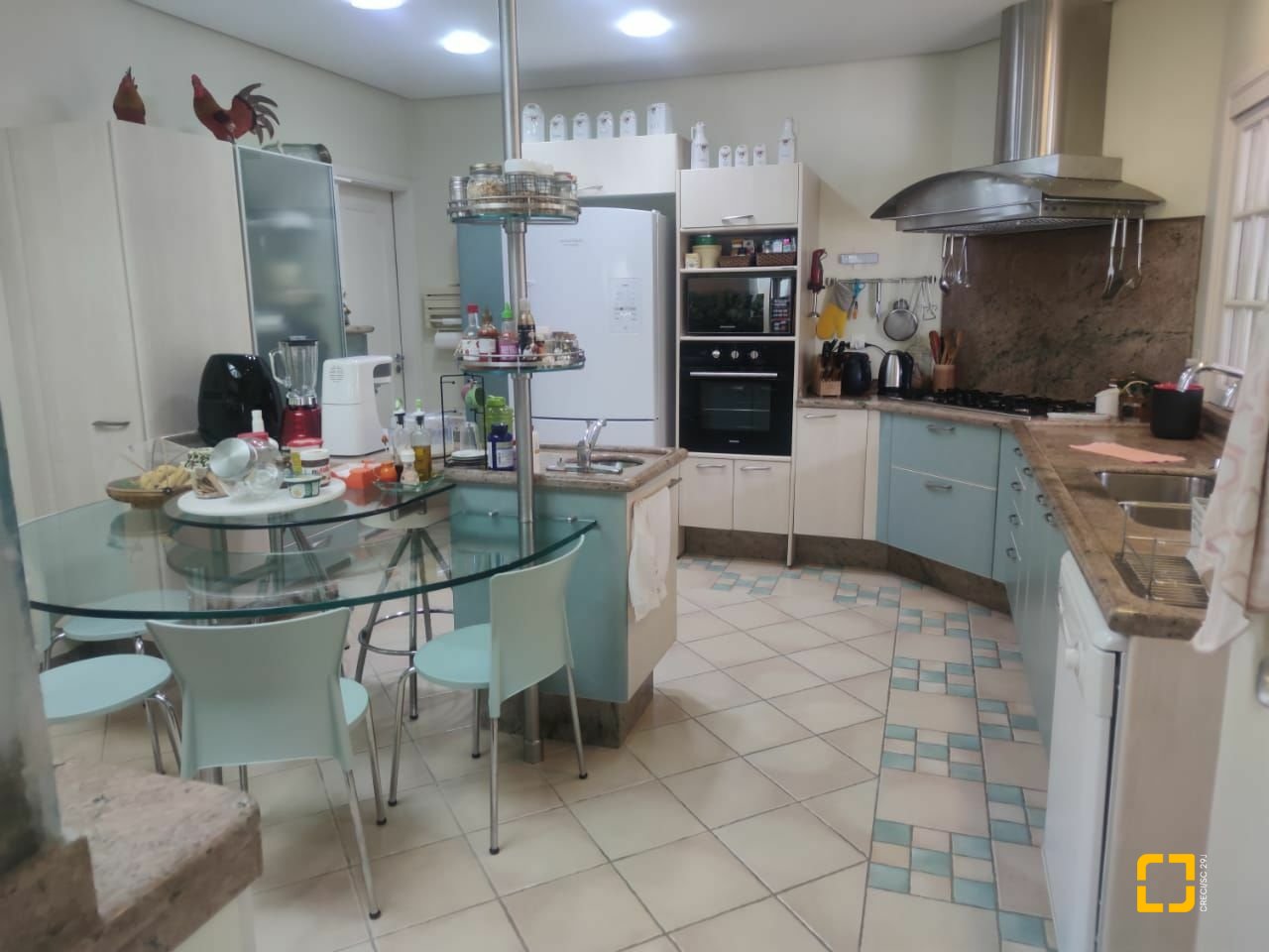 Casa com 300m², 8 quartos (sendo 4 suítes), 2 garagens, no bairro Jurerê Internacional em Florianópolis