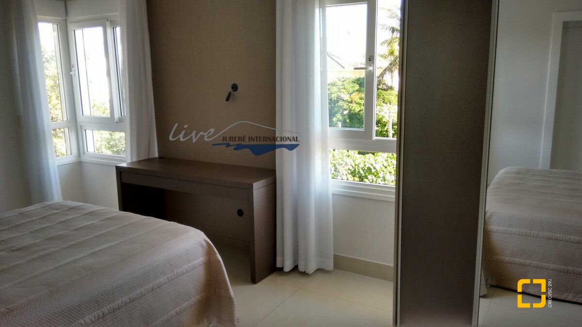 Casa com 470m², 8 quartos (sendo 4 suítes), 2 garagens, no bairro Jurerê Internacional em Florianópolis