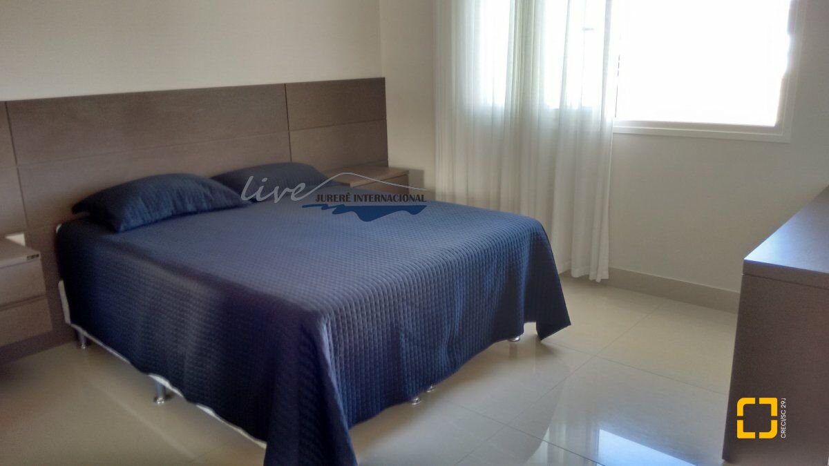 Casa com 470m², 8 quartos (sendo 4 suítes), 2 garagens, no bairro Jurerê Internacional em Florianópolis