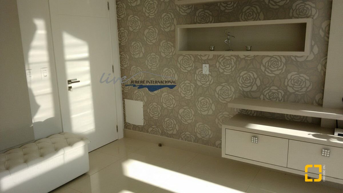 Casa com 470m², 8 quartos (sendo 4 suítes), 2 garagens, no bairro Jurerê Internacional em Florianópolis
